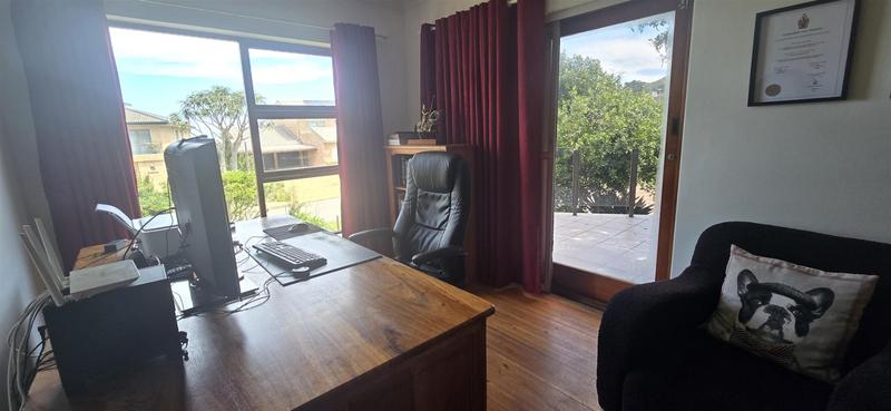 4 Bedroom Property for Sale in Glentana Western Cape